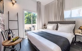 Dizengoff Avenue Boutique Hotel